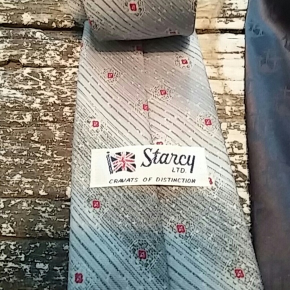 Lot of ties - Picture 2 of 4